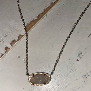 Kendra Scott necklace